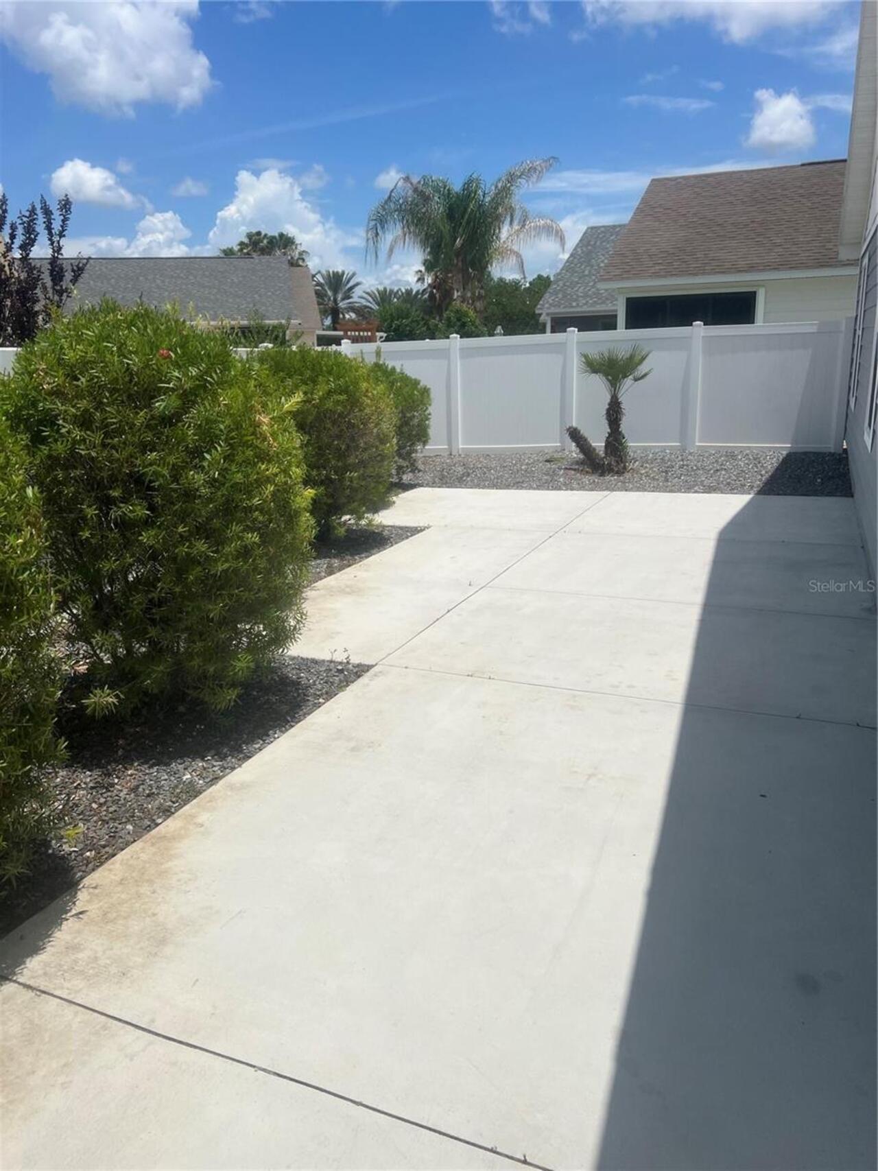 Listing Photo 11