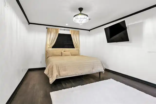 Listing Photo 9