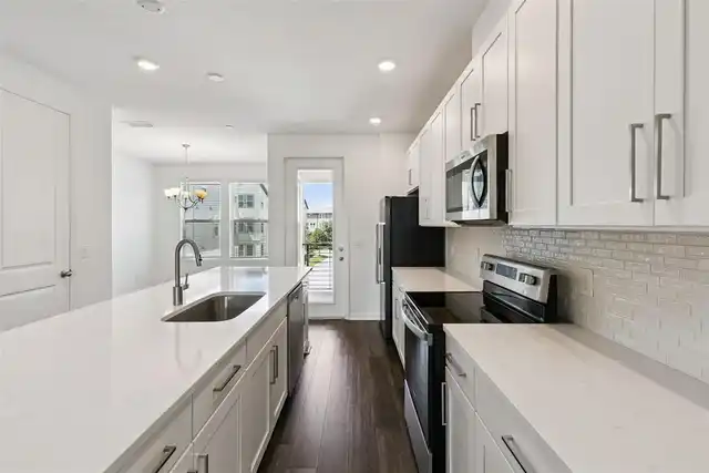 Listing Photo 8