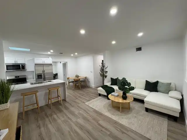 Listing Photo 8