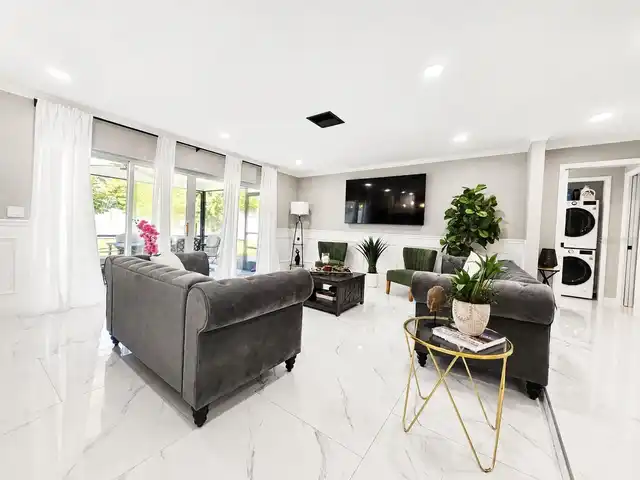 Listing Photo 8