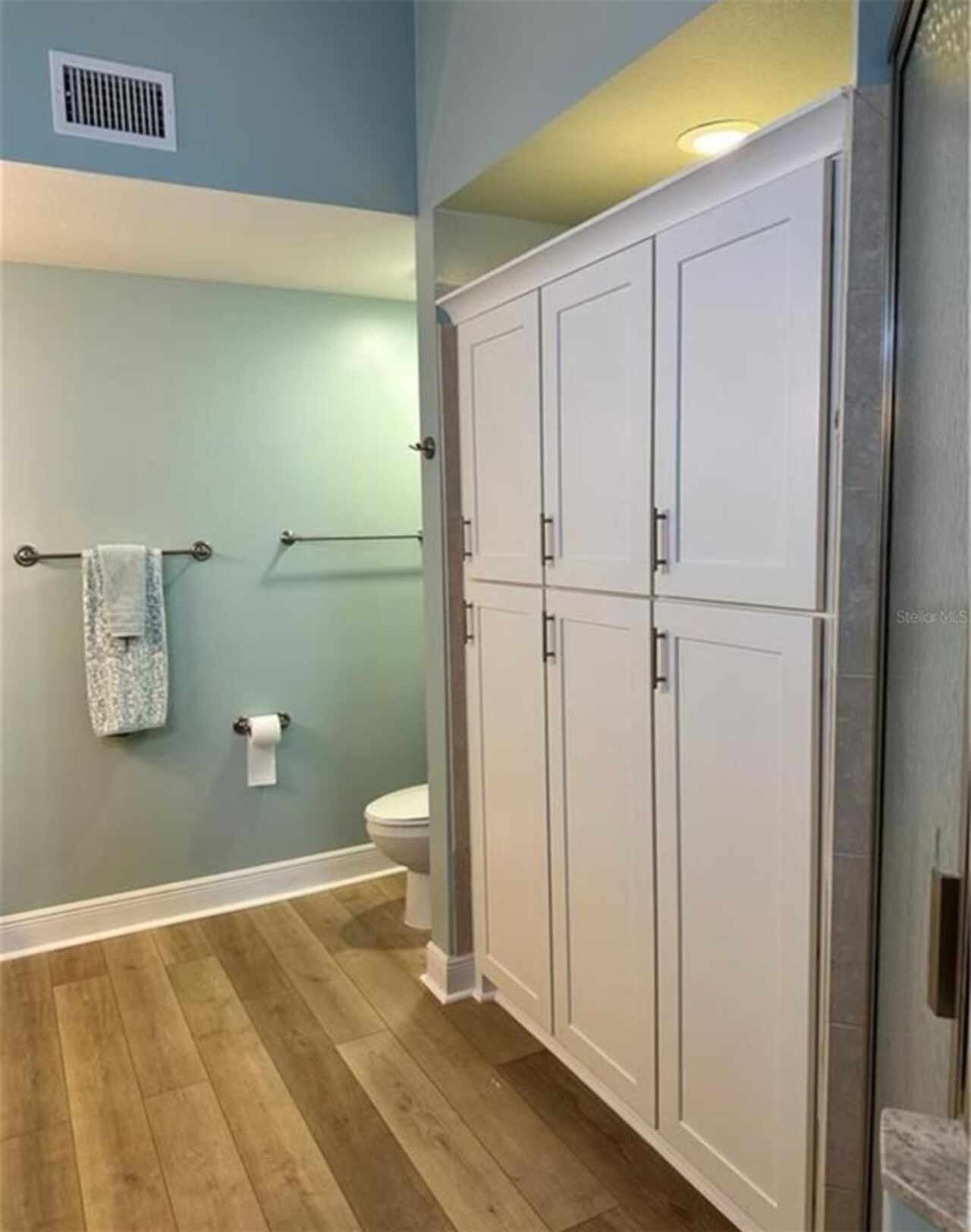 Listing Photo 11