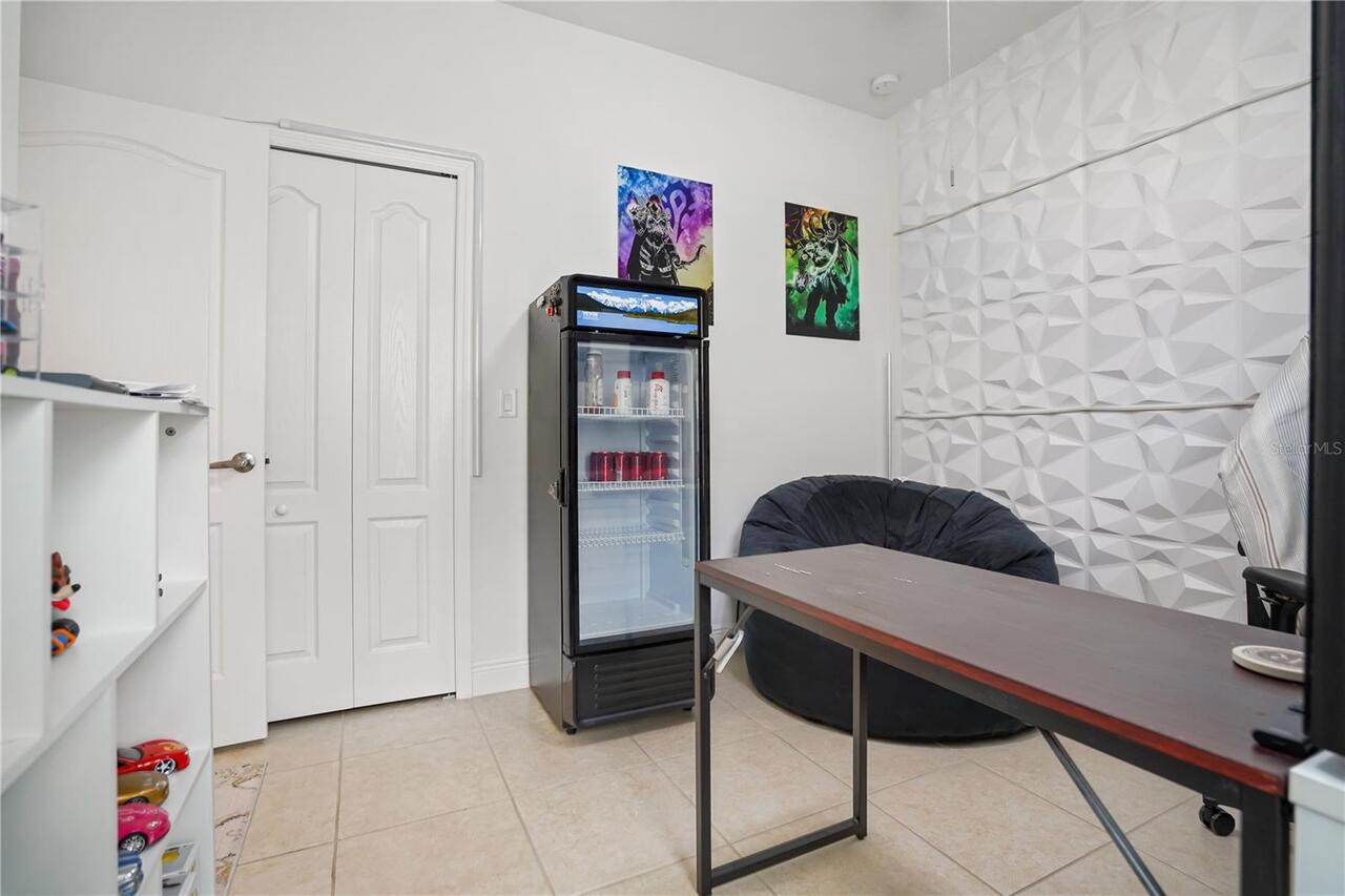 Listing Photo 14