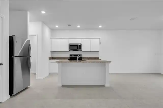 Listing Photo 8