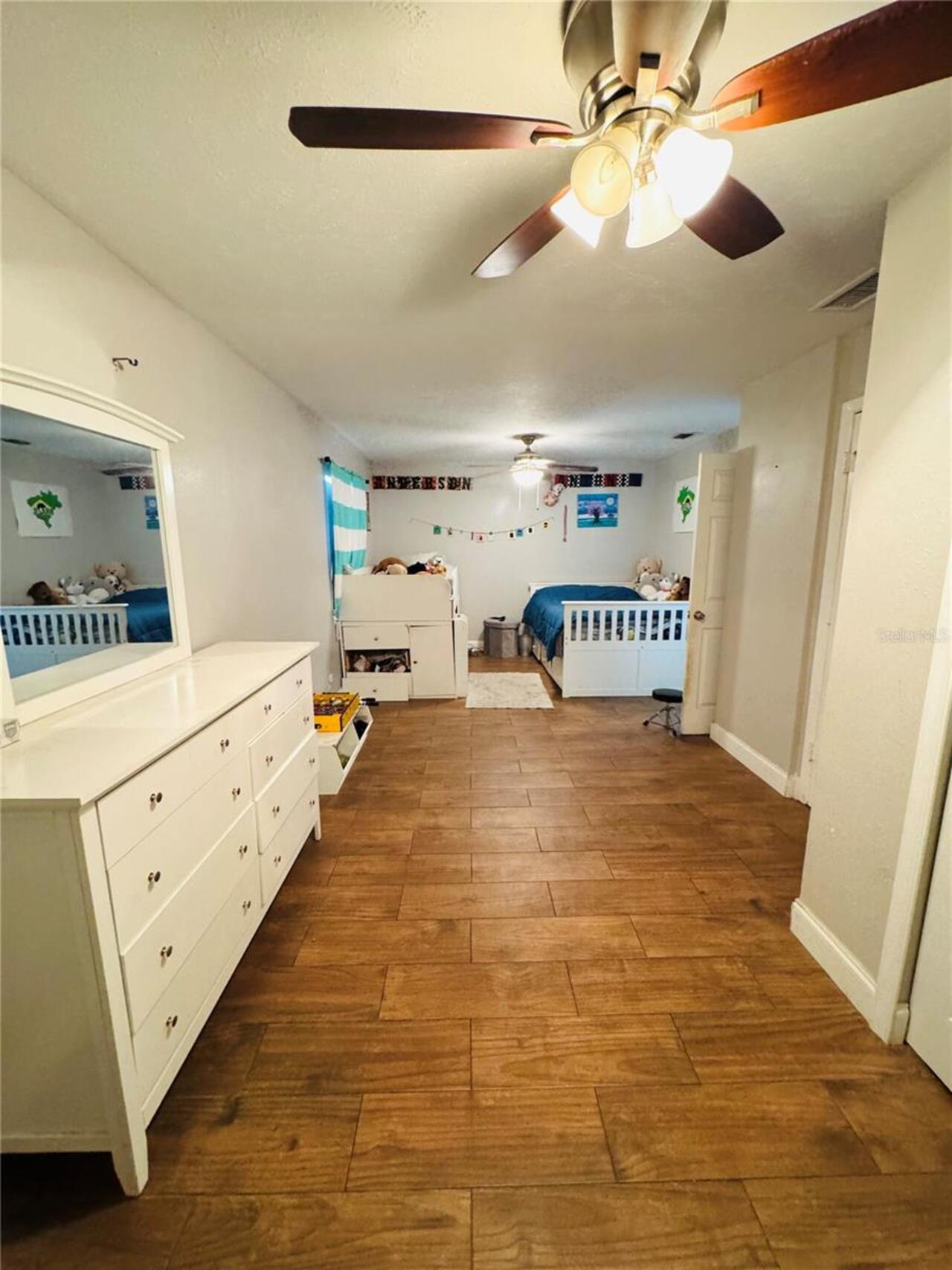 Listing Photo 12