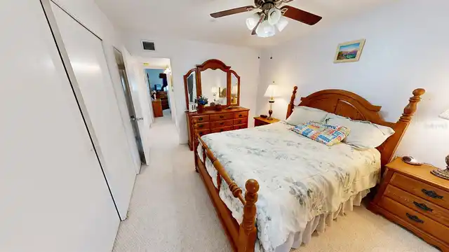 Listing Photo 12