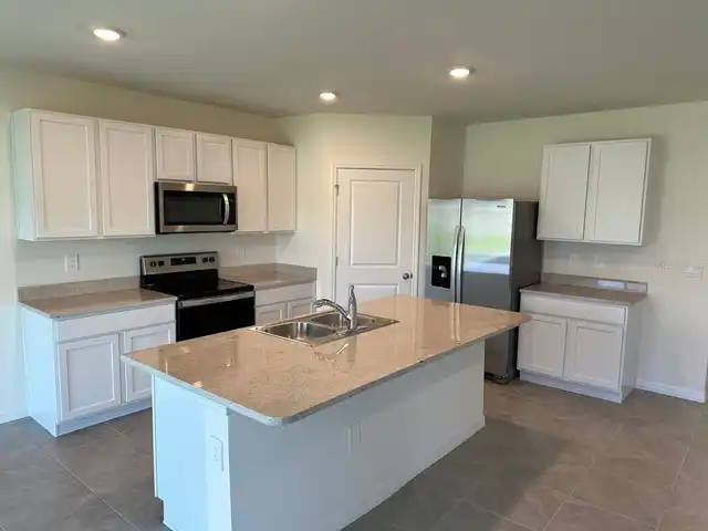 Listing Photo 9