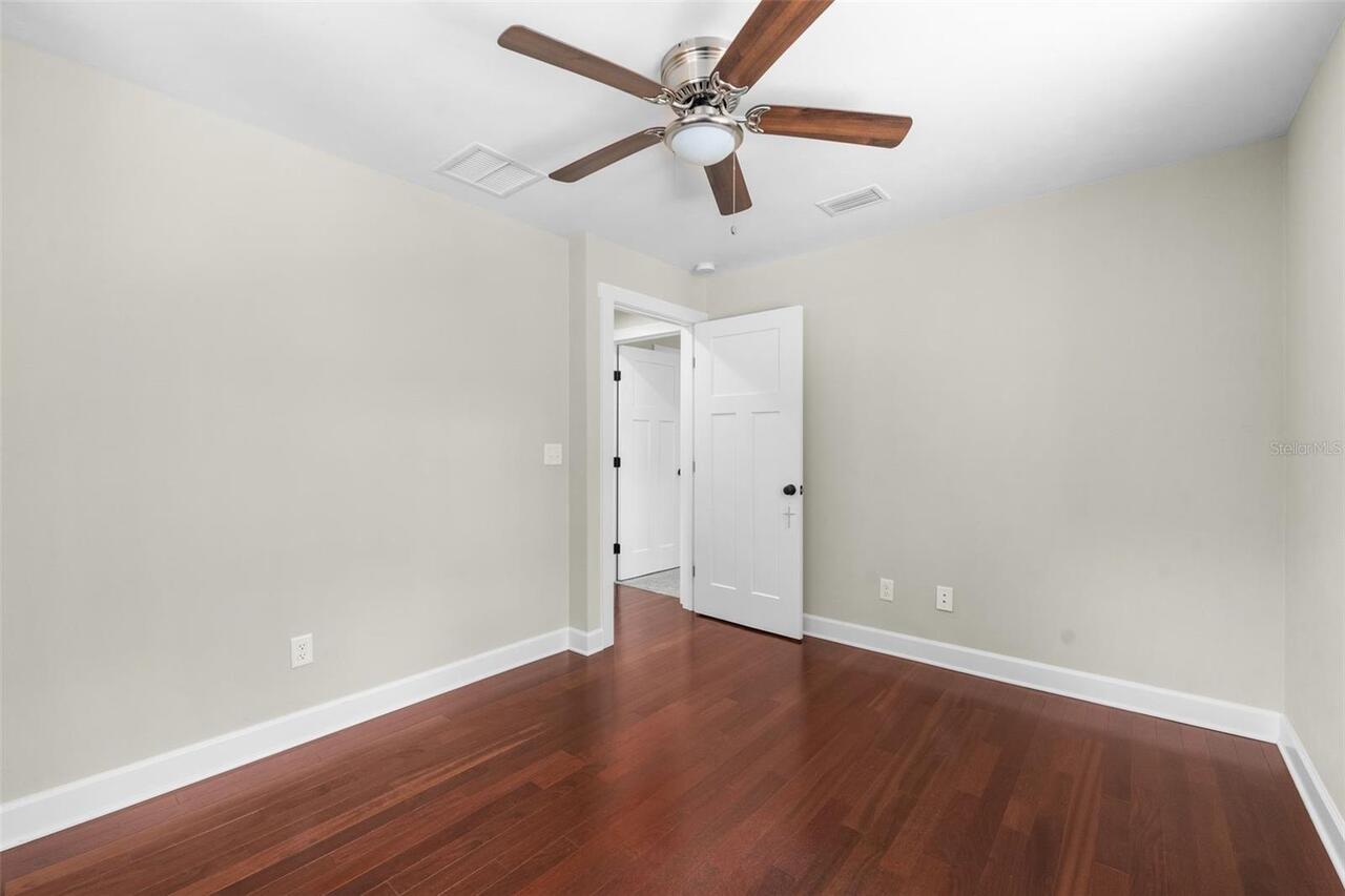 Listing Photo 15