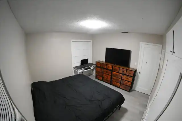 Listing Photo 12