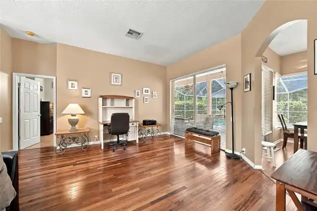 Listing Photo 8
