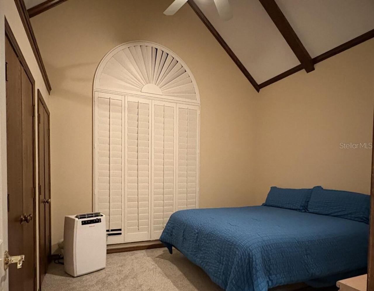 Listing Photo 12