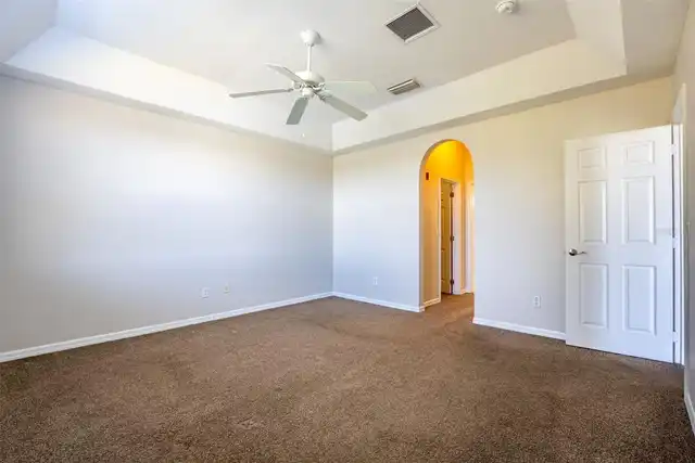 Listing Photo 14