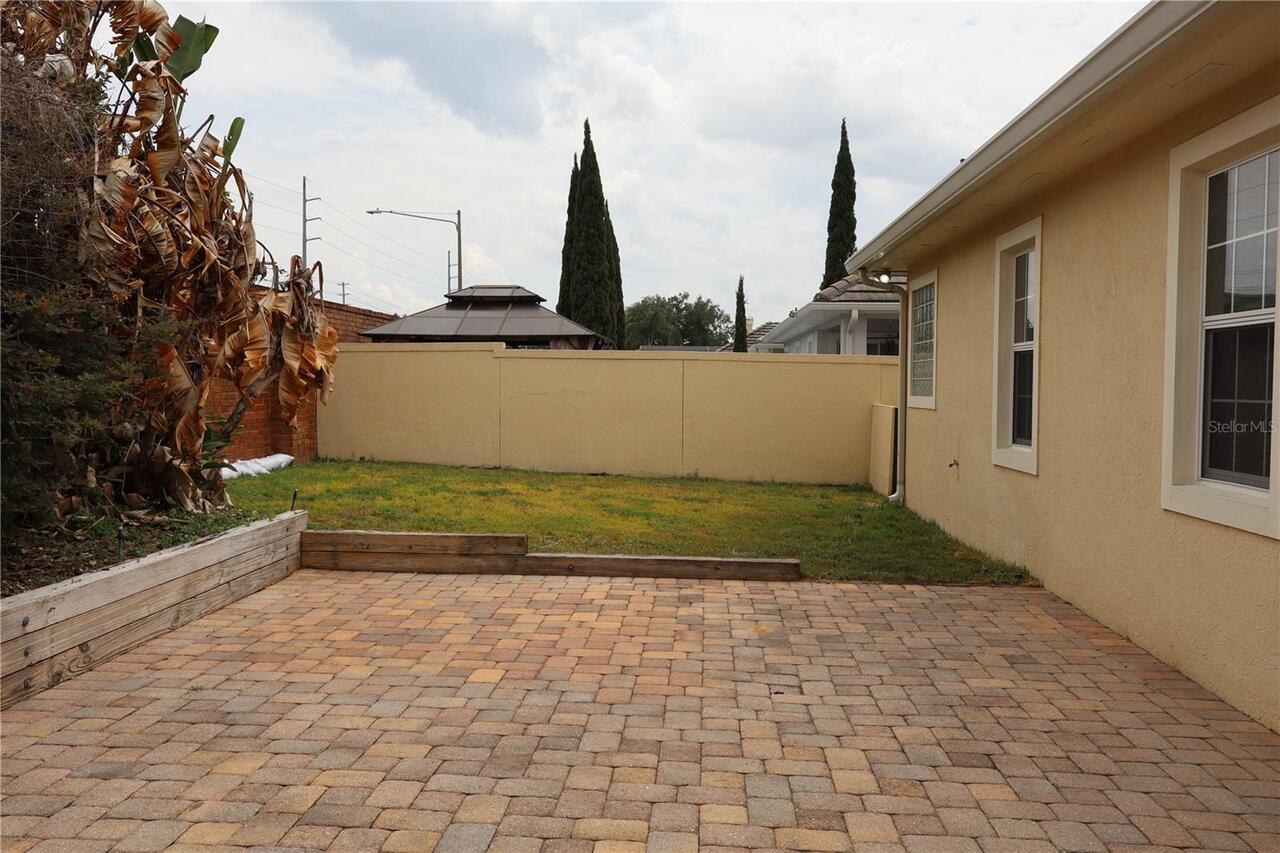Listing Photo 11