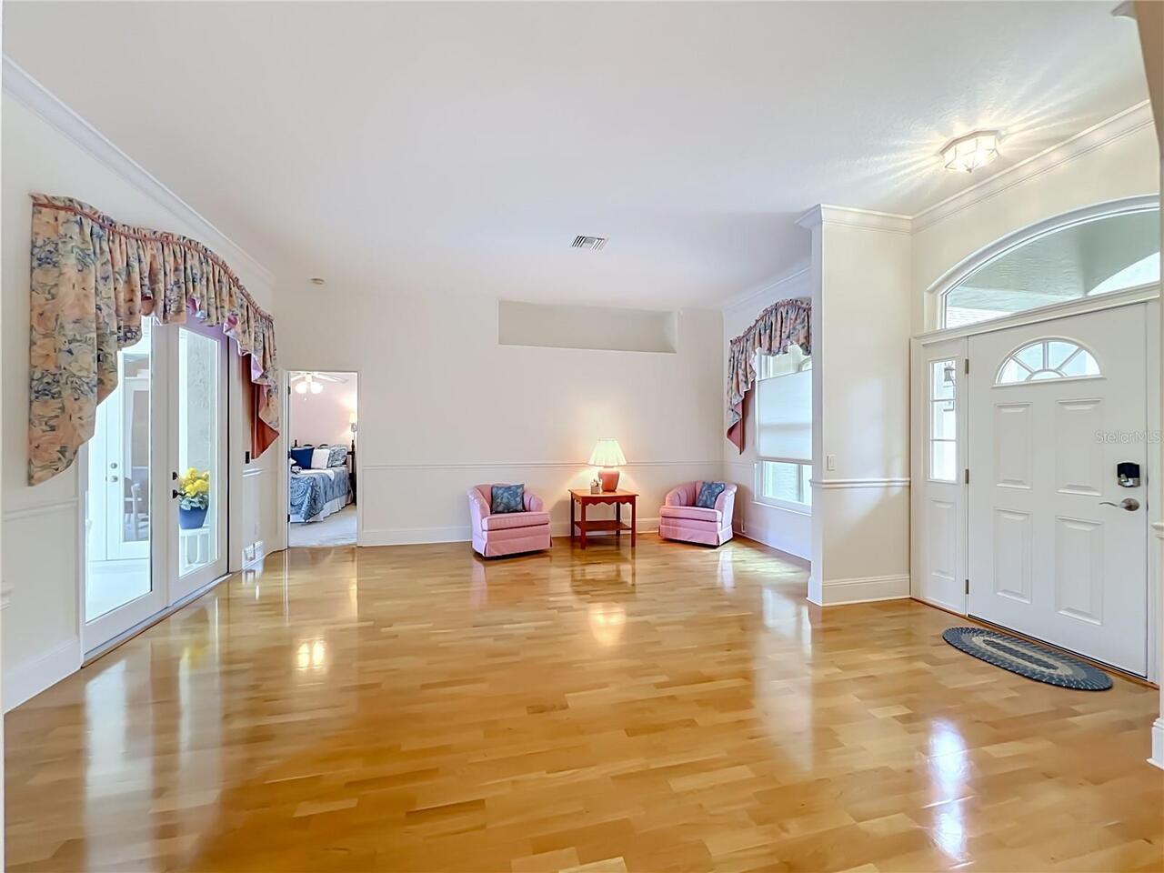 Listing Photo 8