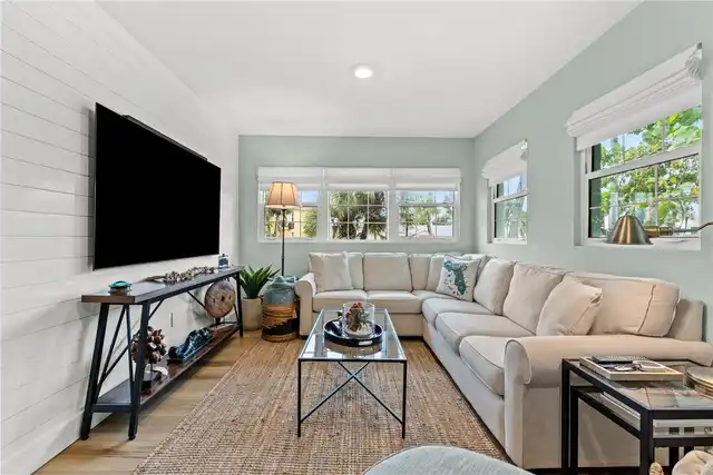 Listing Photo 14