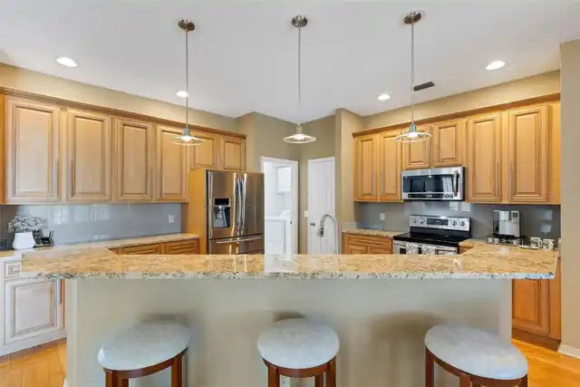 Listing Photo 11