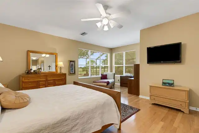 Listing Photo 18