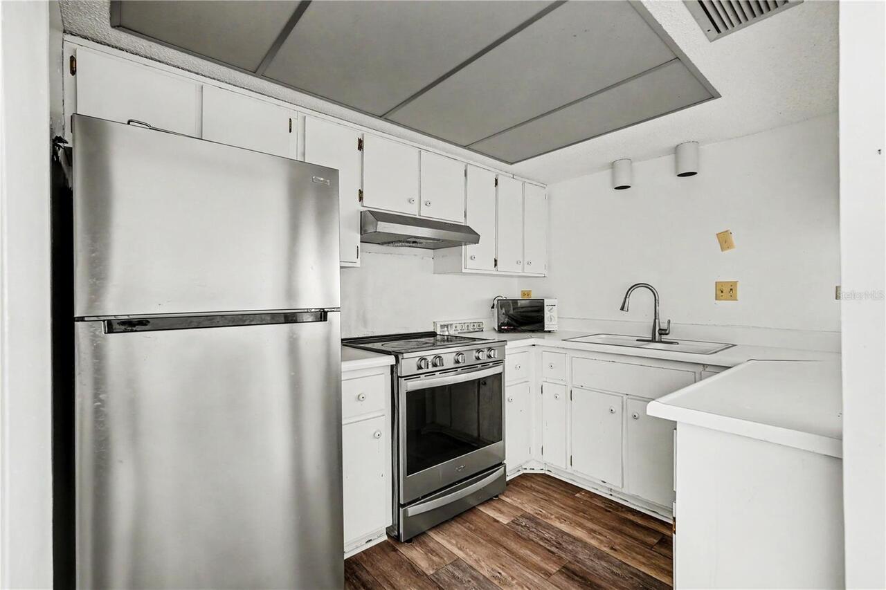 Listing Photo 9
