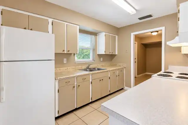 Listing Photo 11