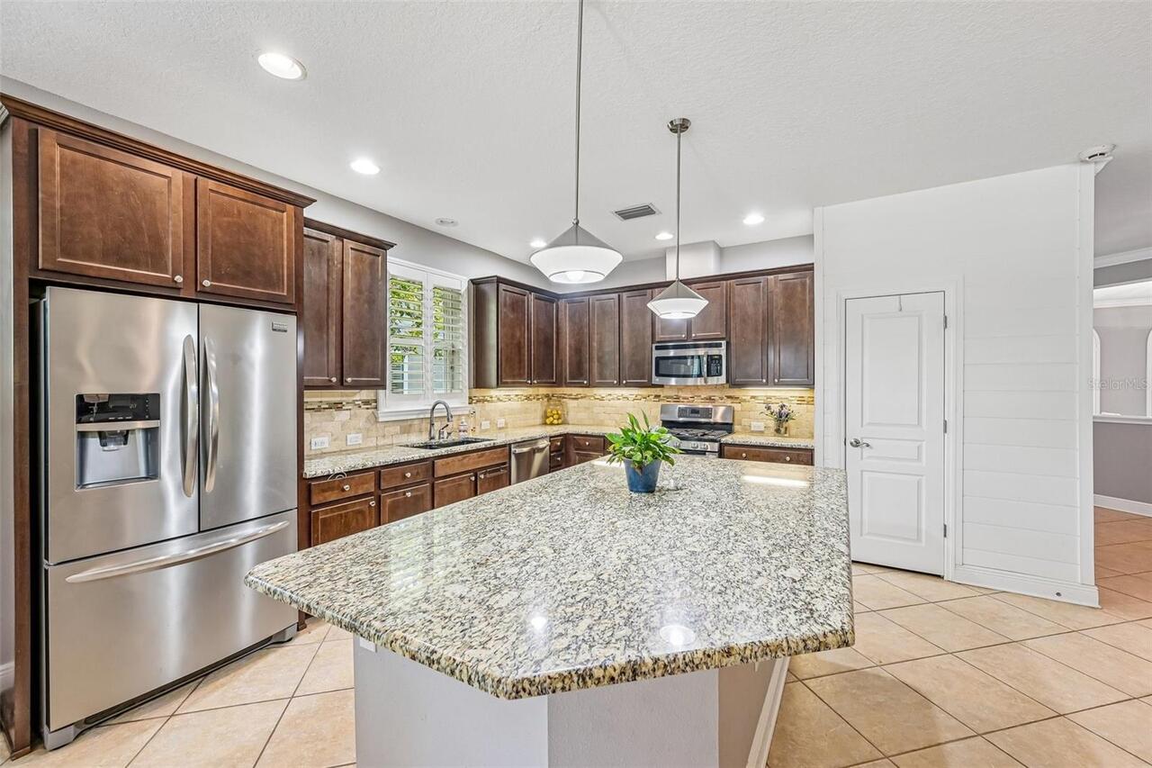 Listing Photo 8