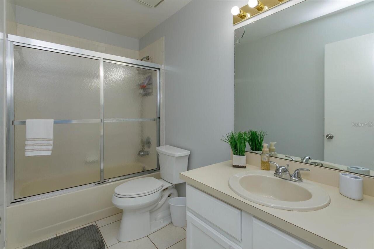 Listing Photo 12