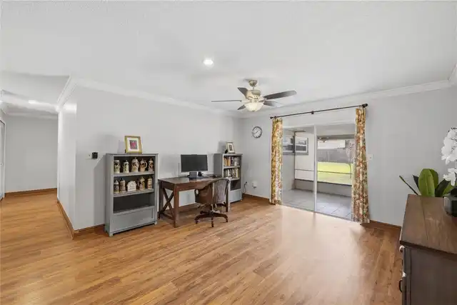 Listing Photo 12