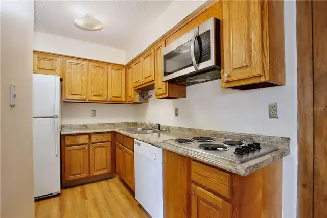 Listing Photo 7