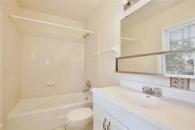 Listing Photo 11