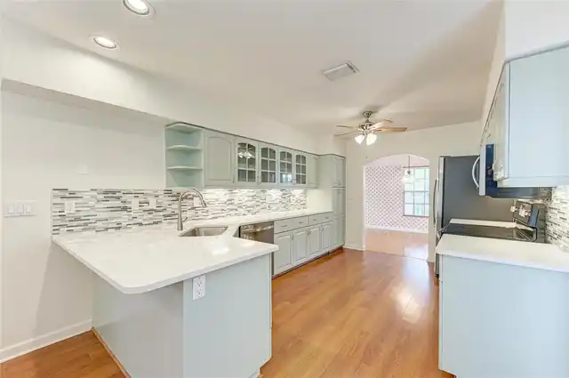 Listing Photo 16