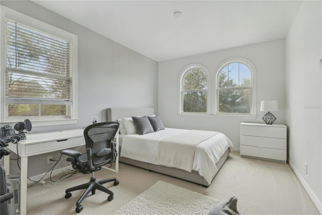 Listing Photo 11