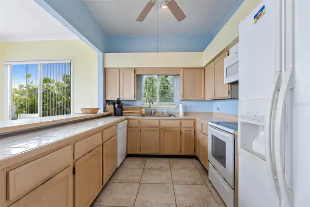 Listing Photo 10