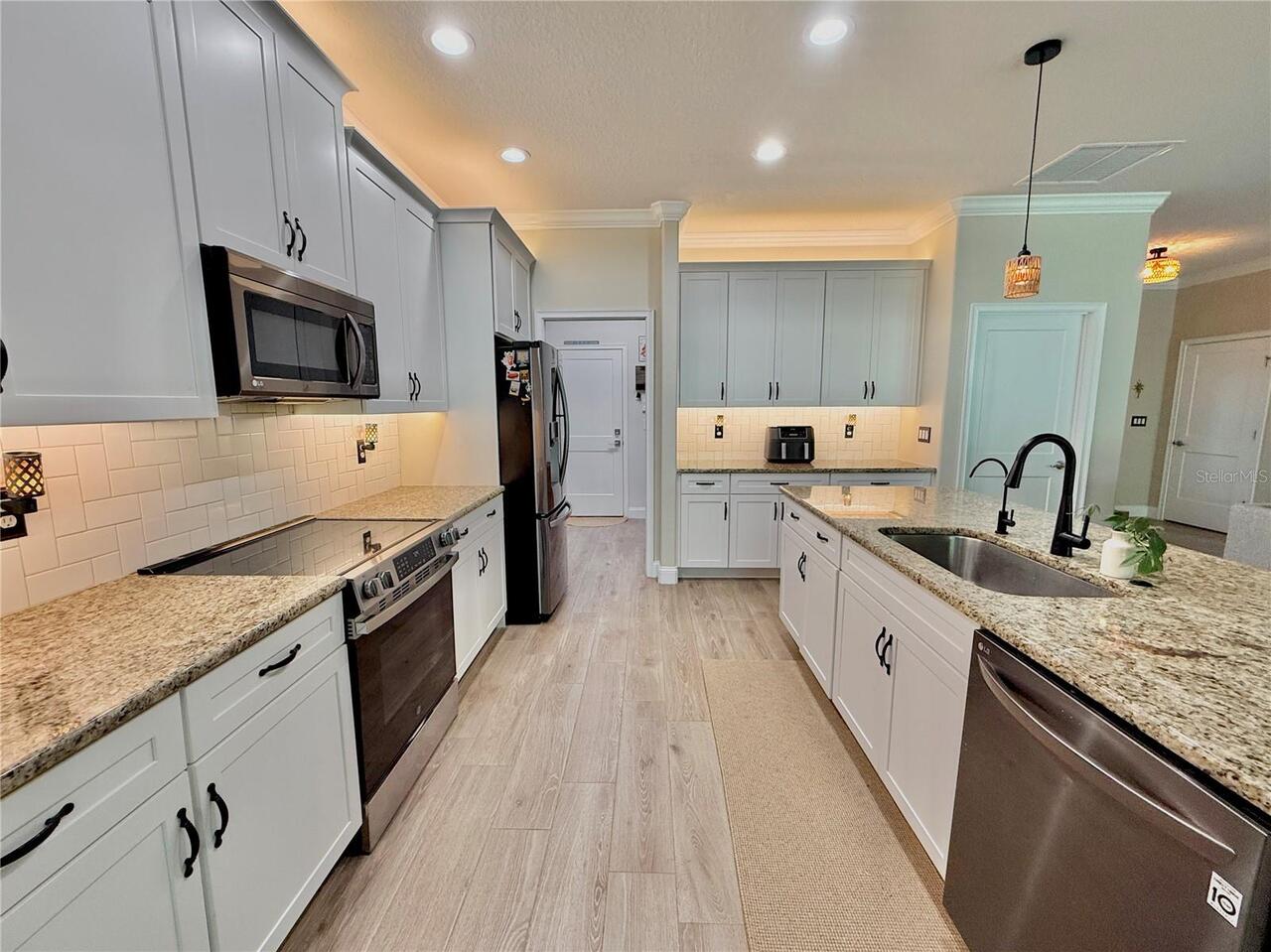 Listing Photo 18