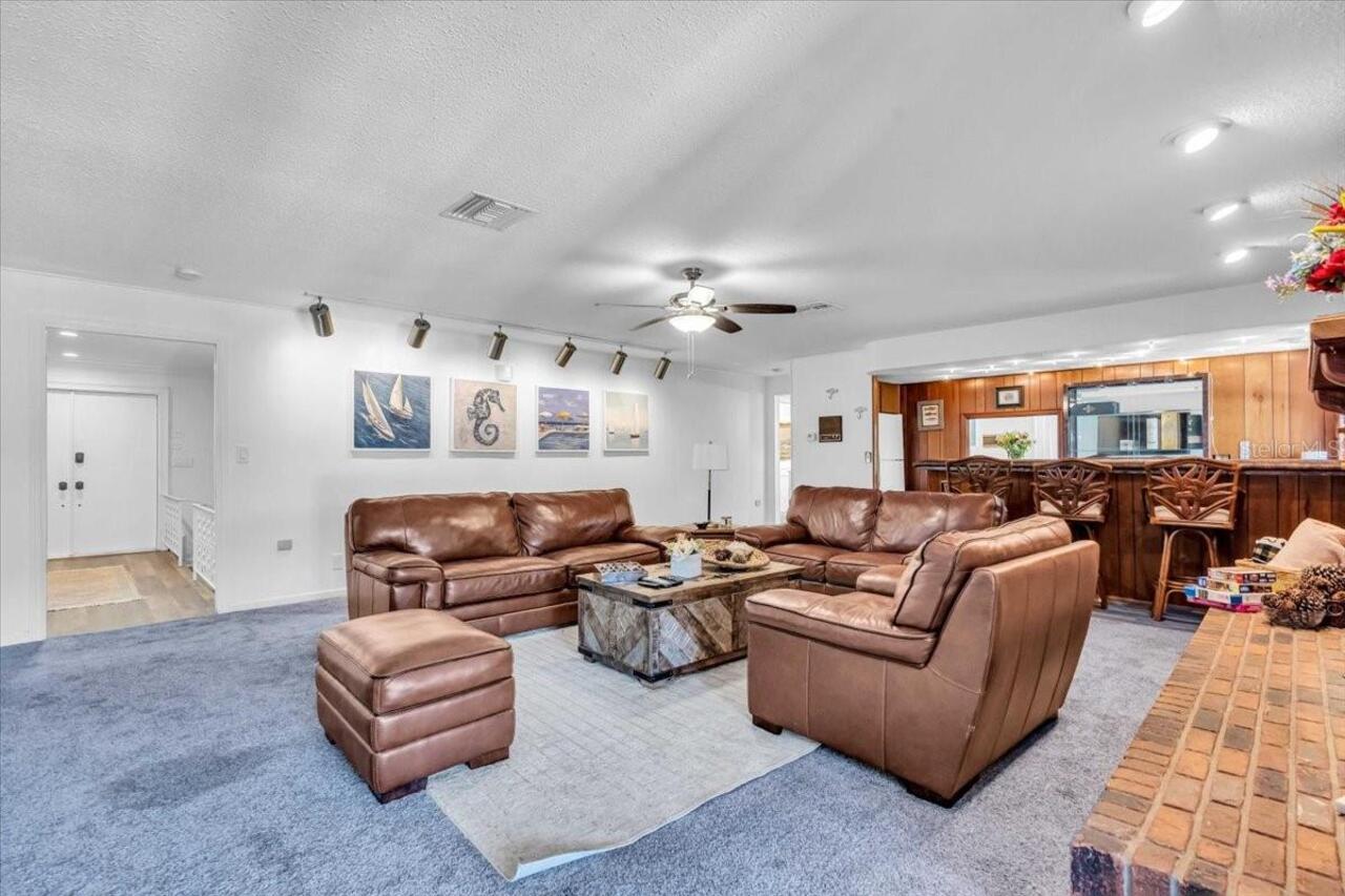 Listing Photo 14