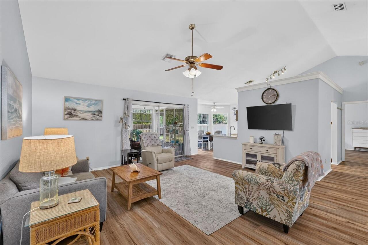 Listing Photo 8