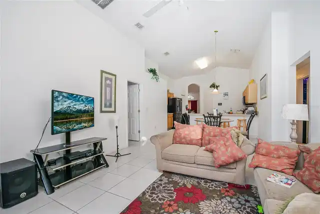 Listing Photo 9