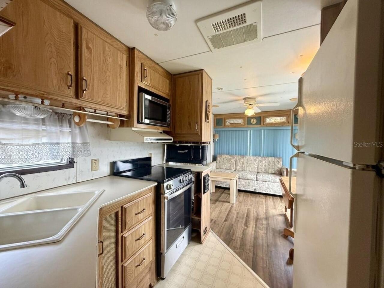 Listing Photo 8