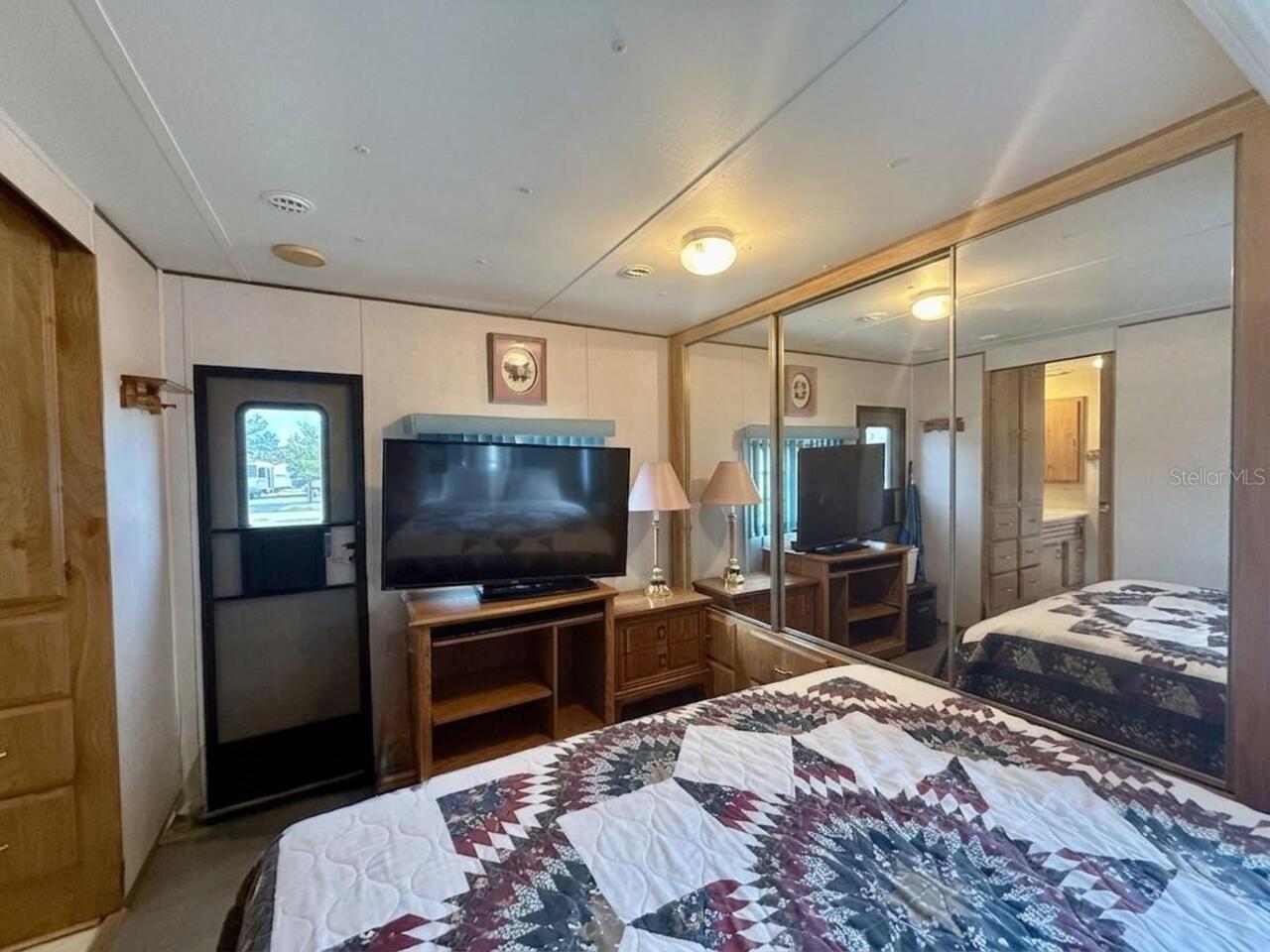 Listing Photo 12