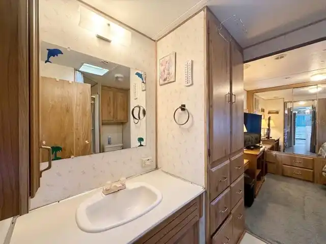 Listing Photo 9