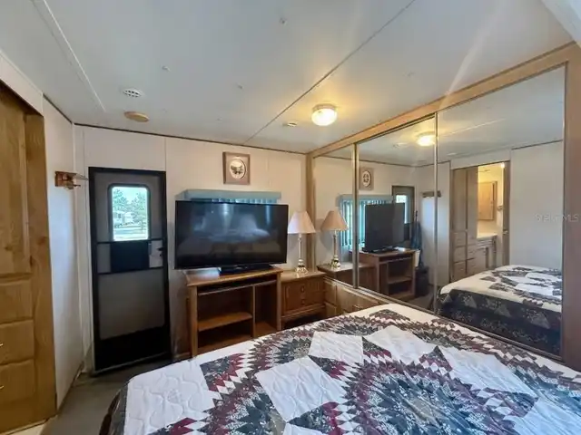 Listing Photo 12