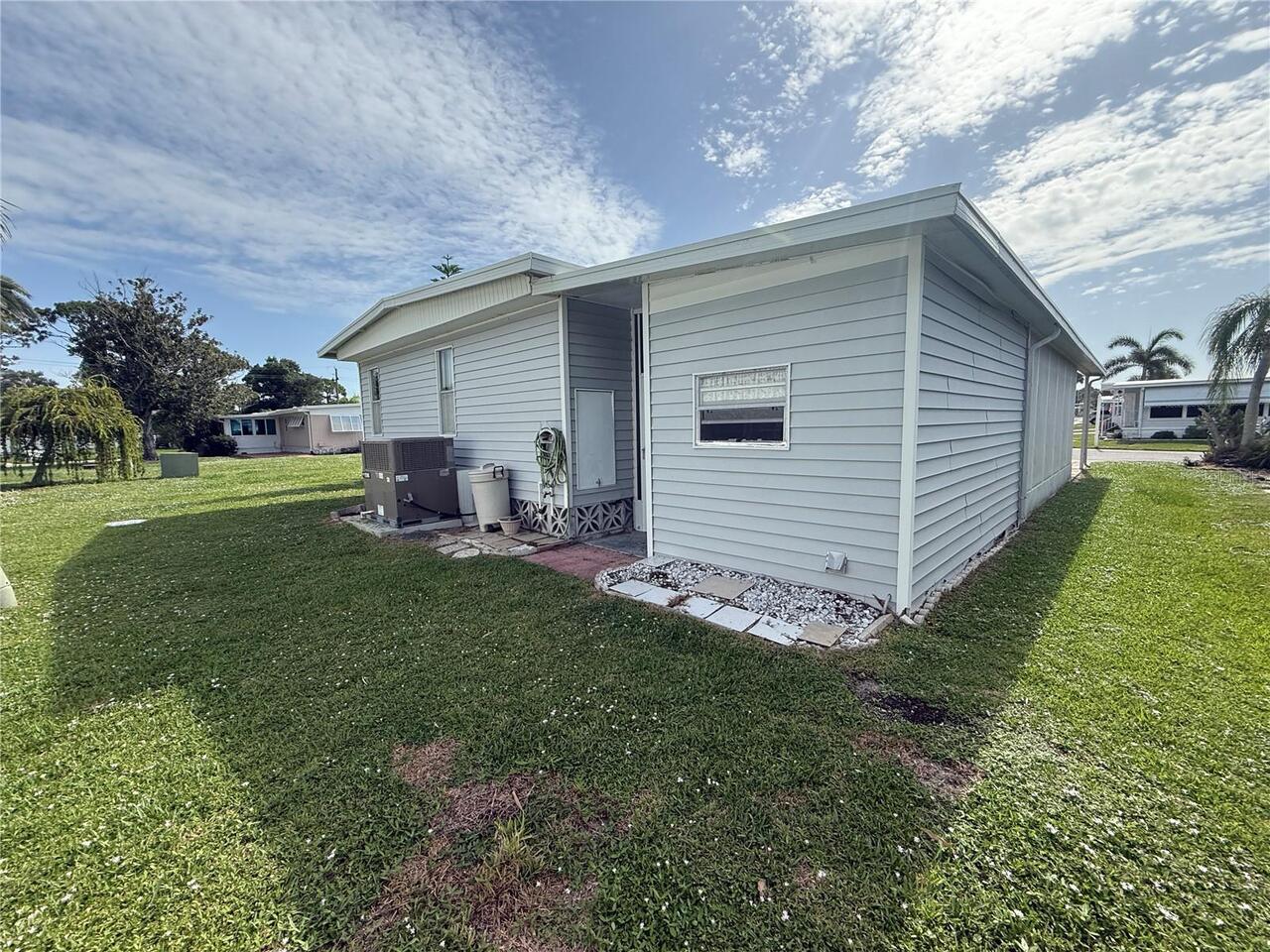 Listing Photo 12