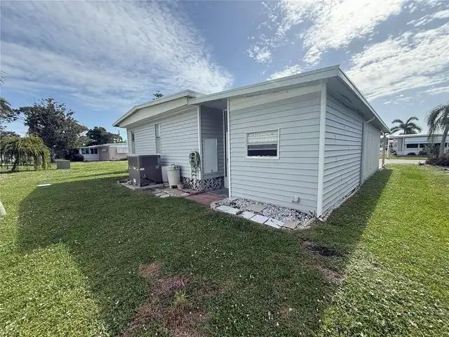 Listing Photo 12