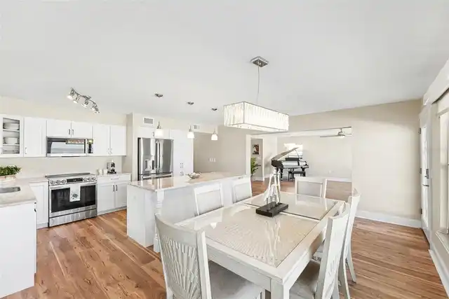 Listing Photo 17