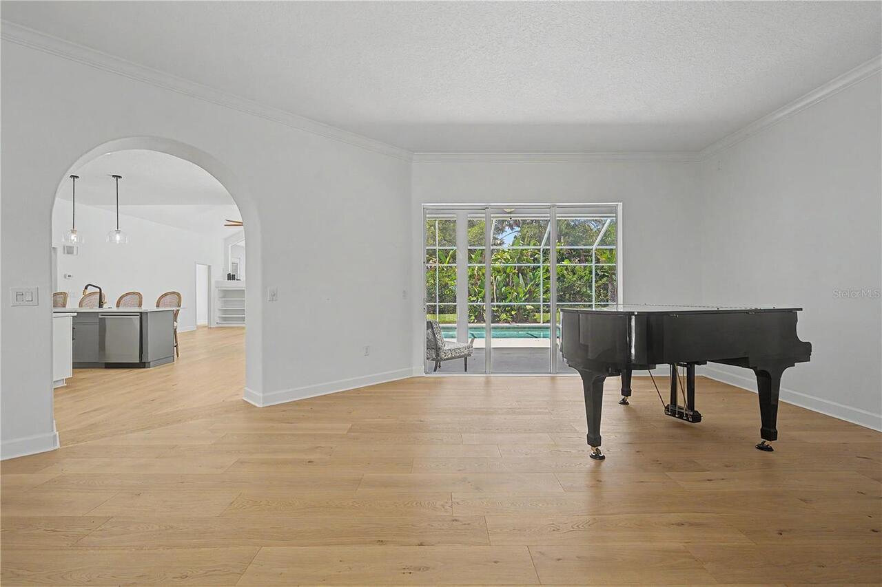 Listing Photo 9
