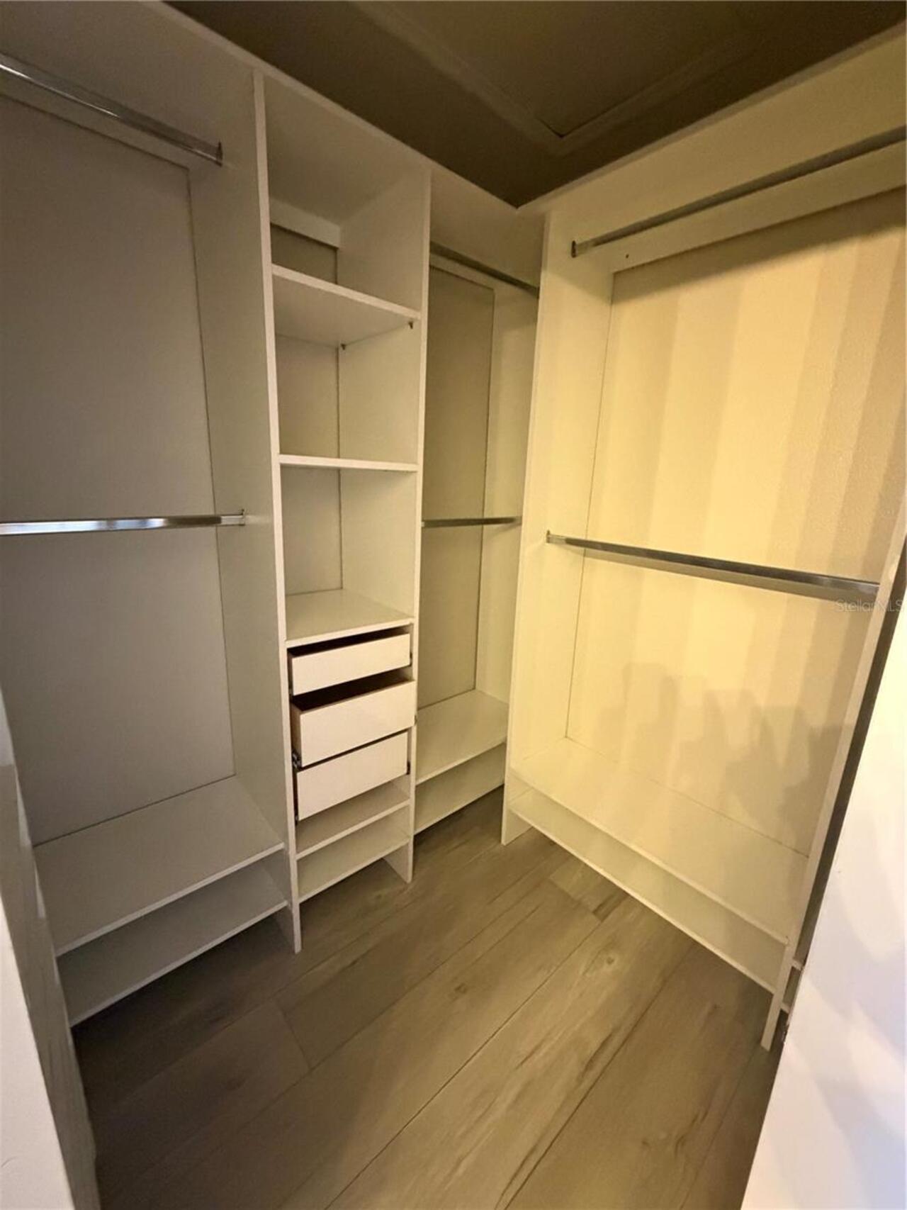 Listing Photo 12