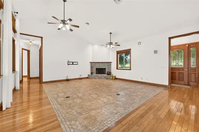 Listing Photo 6