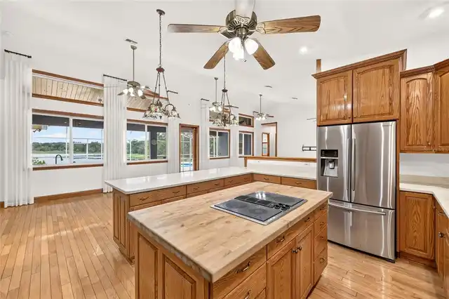 Listing Photo 18
