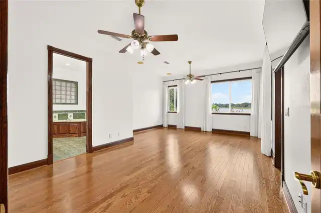 Listing Photo 23