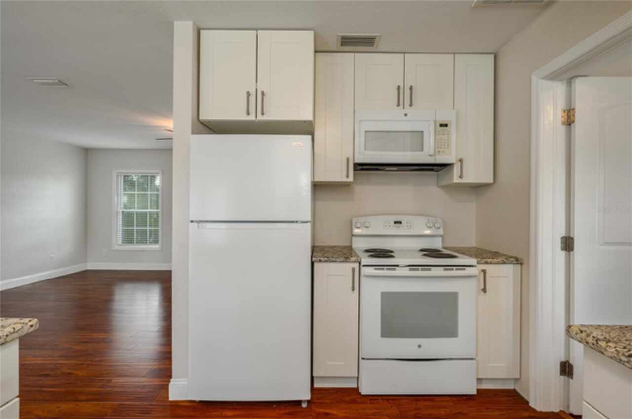 Listing Photo 9
