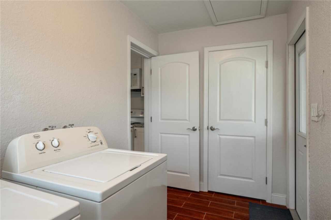 Listing Photo 12