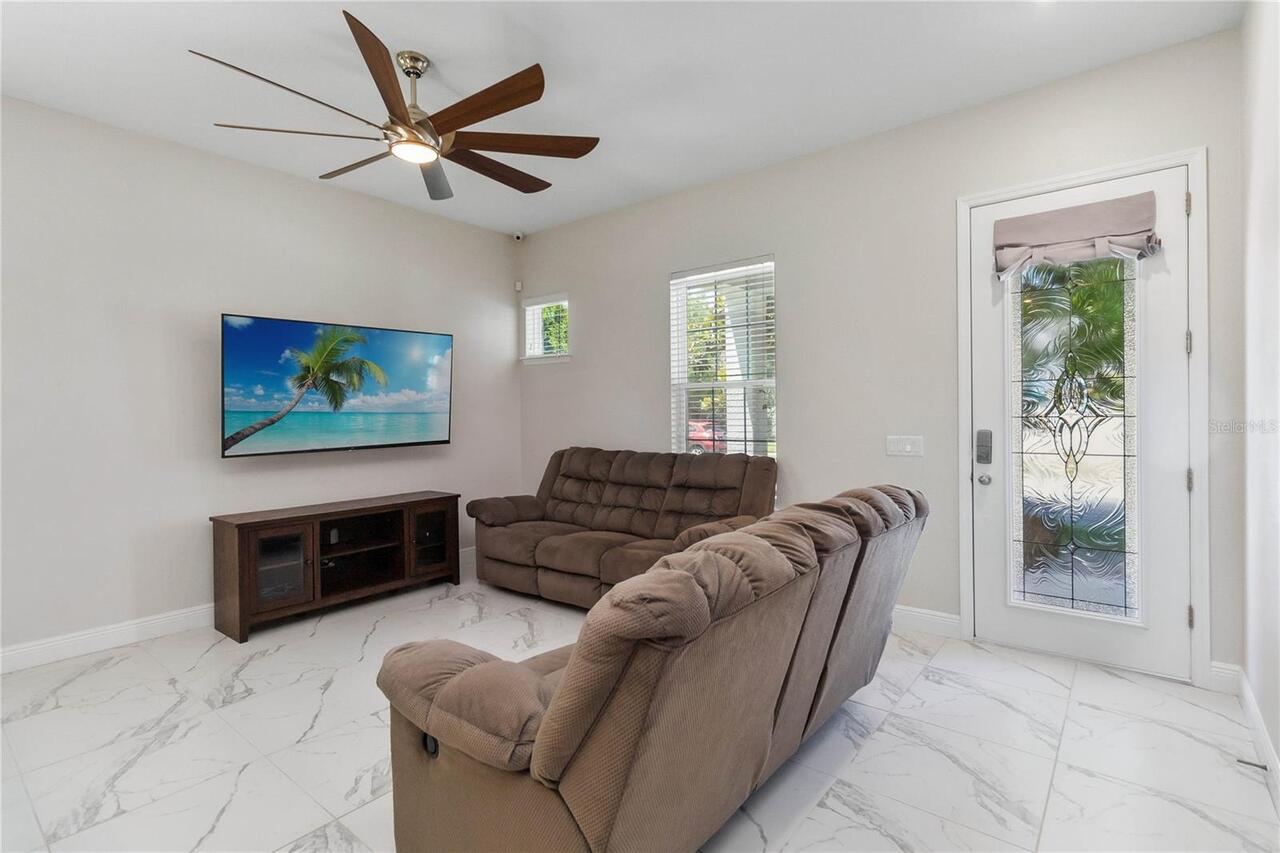 Listing Photo 11